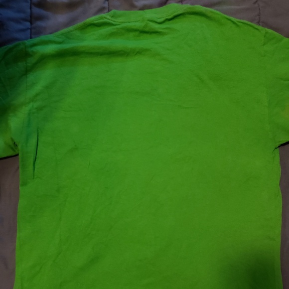 Rare Toys R Us Naughty or Nice like new tshirt - Picture 4 of 4